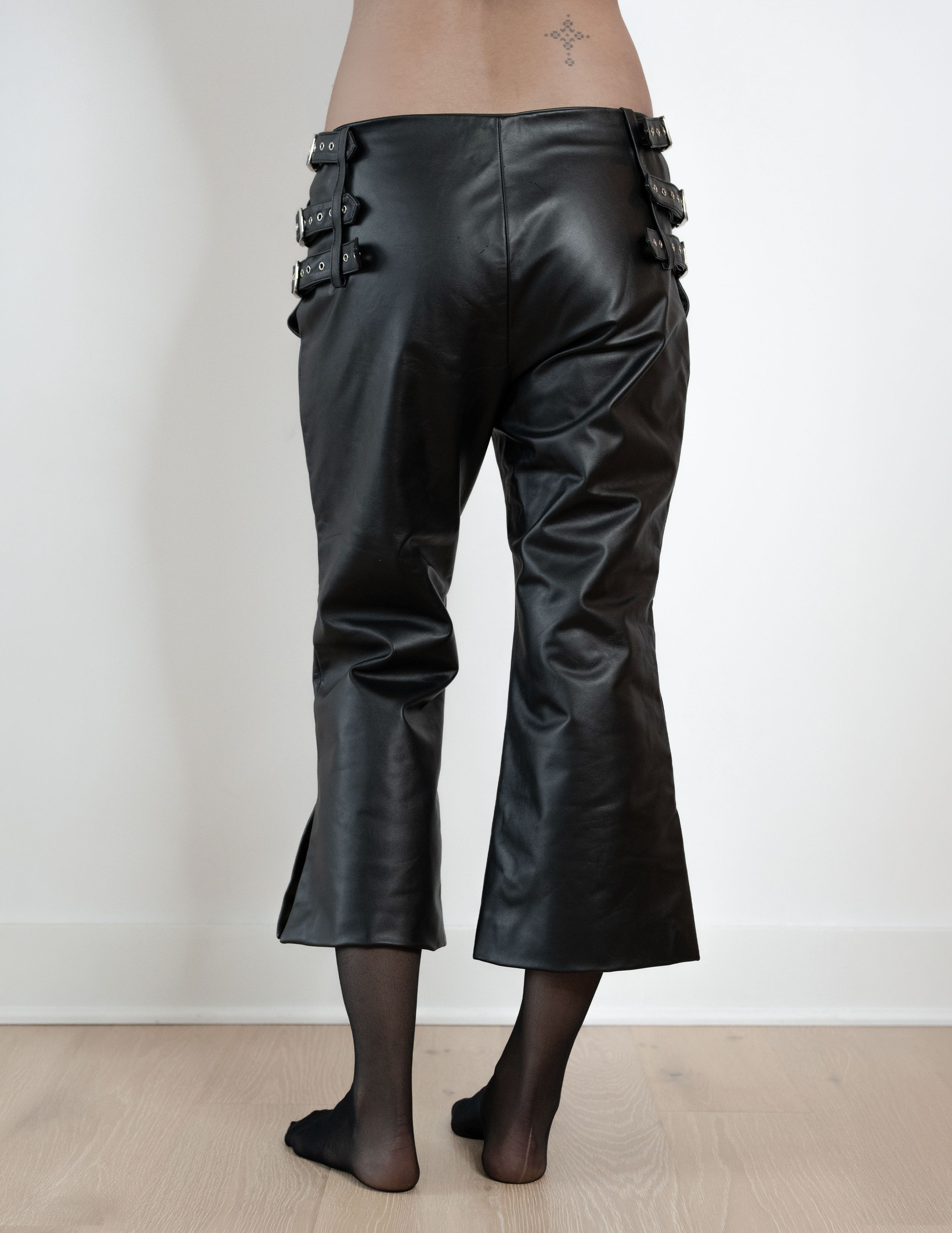 Restraint Capri Pants